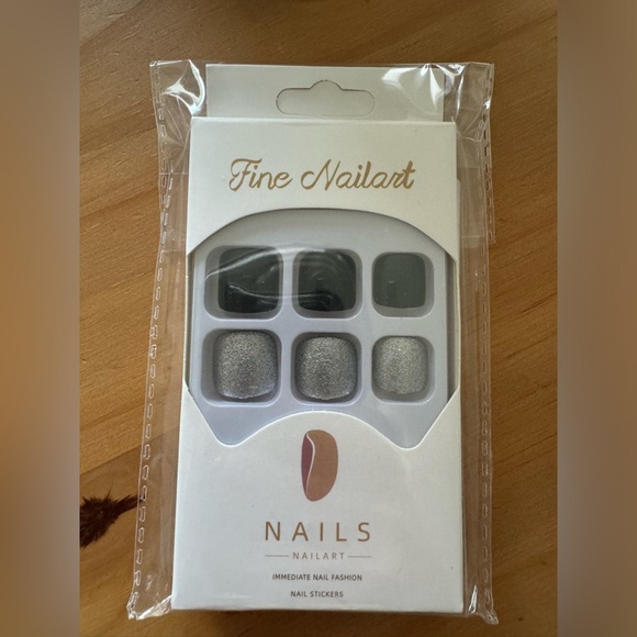 NWT Aularso Black Press on Toenails - Picture 1 of 3